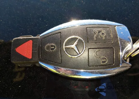 2014 Mercedes-Benz Cla 250 4Matic z USA, uszkodzony, nr VIN WDDSJ4GB2EN140944